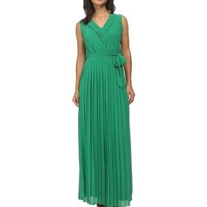 Jessica Simpson pleated maxi